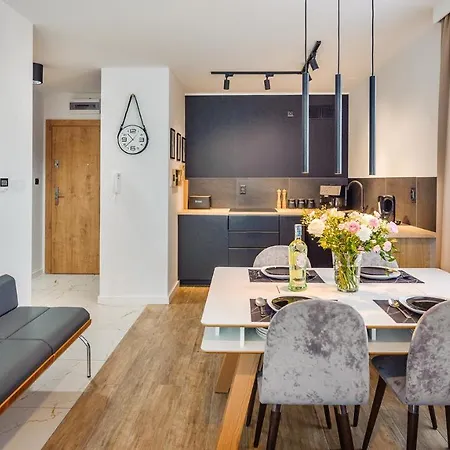 - Perlowa Przystan Apartment Kolobrzeg