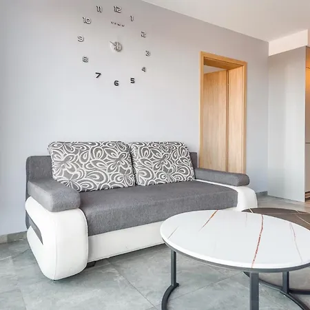 - Perlowa Przystan Kołobrzeg